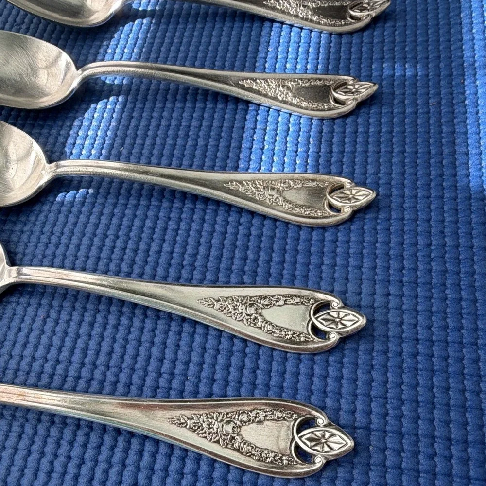 1847 Rogers Bros Old Colony Silverplate XS Triple spoons 7